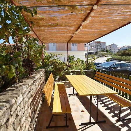 Apartments Zmika Примоштен Экстерьер фото