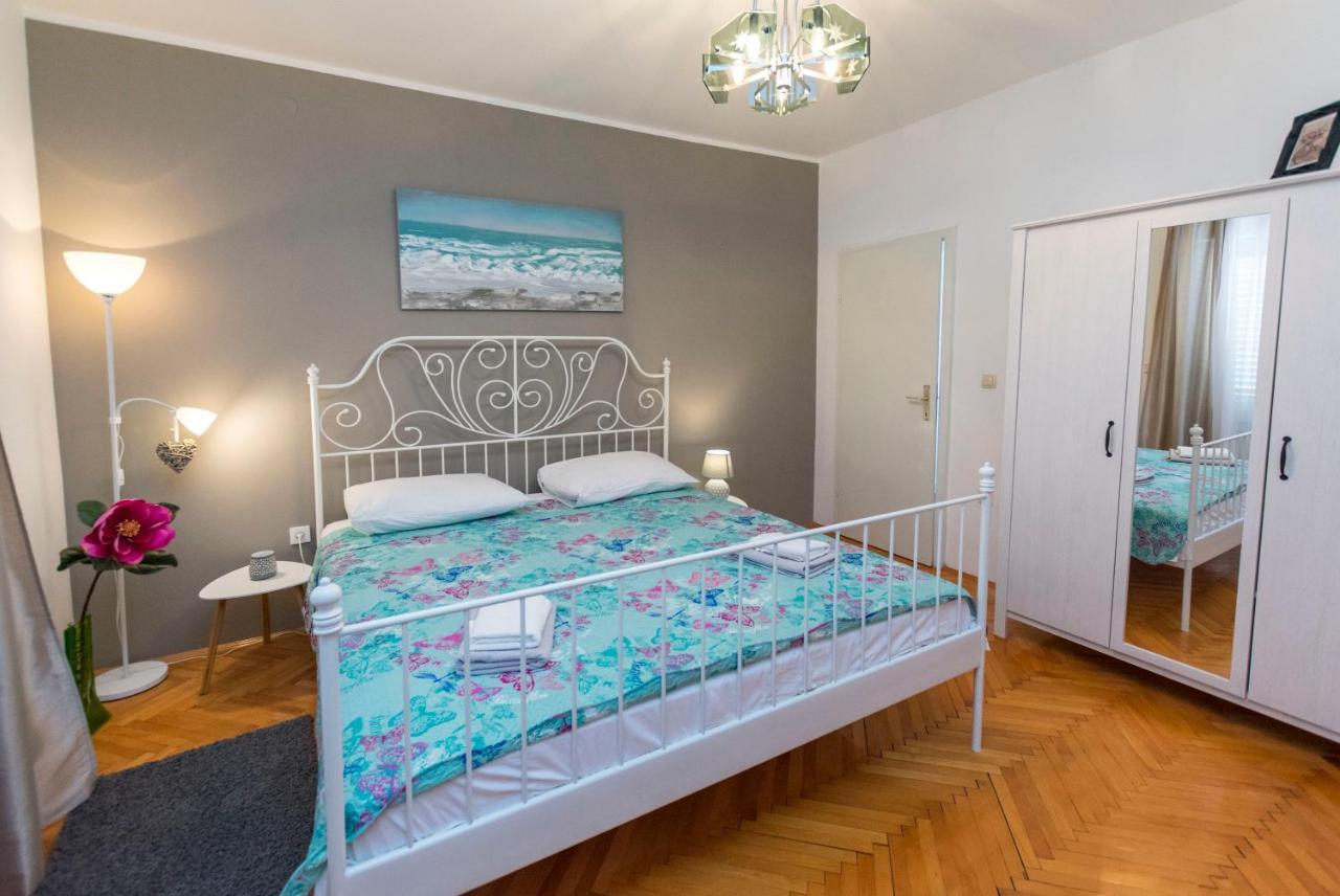 Apartments Zmika Примоштен Экстерьер фото