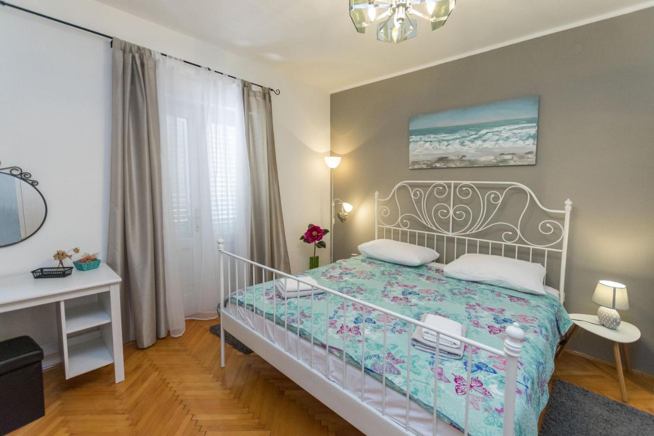 Apartments Zmika Примоштен Экстерьер фото